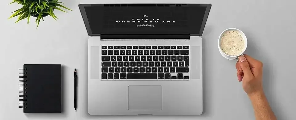 Al-Achmar — focused workspace